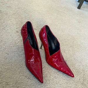 Donald Pliner size 9 Red shoe